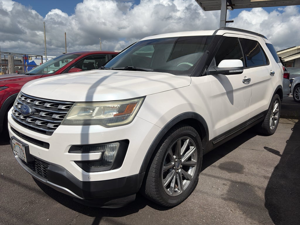2016 Ford Explorer Limited in White Platinum Metallic Tri-Coat — front three-quarter view